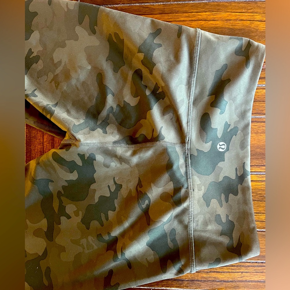 Lululemon army capris